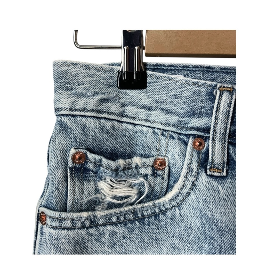 GAP size 8 Petite Blue Loose Bermuda Mid Rise Distressed Denim Shorts - Picture 3 of 8